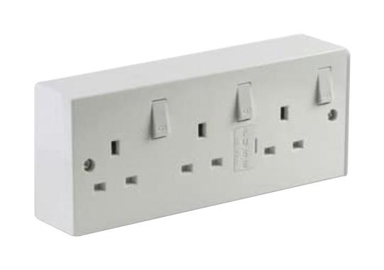 Pro Elec 433/443. Switched Socket 3 Gang + Backbox